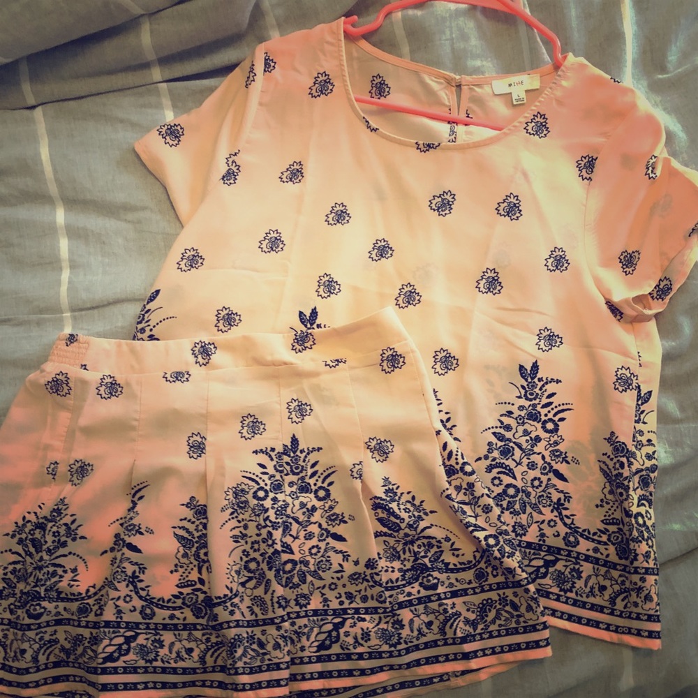 Vici Top and Bottom Set